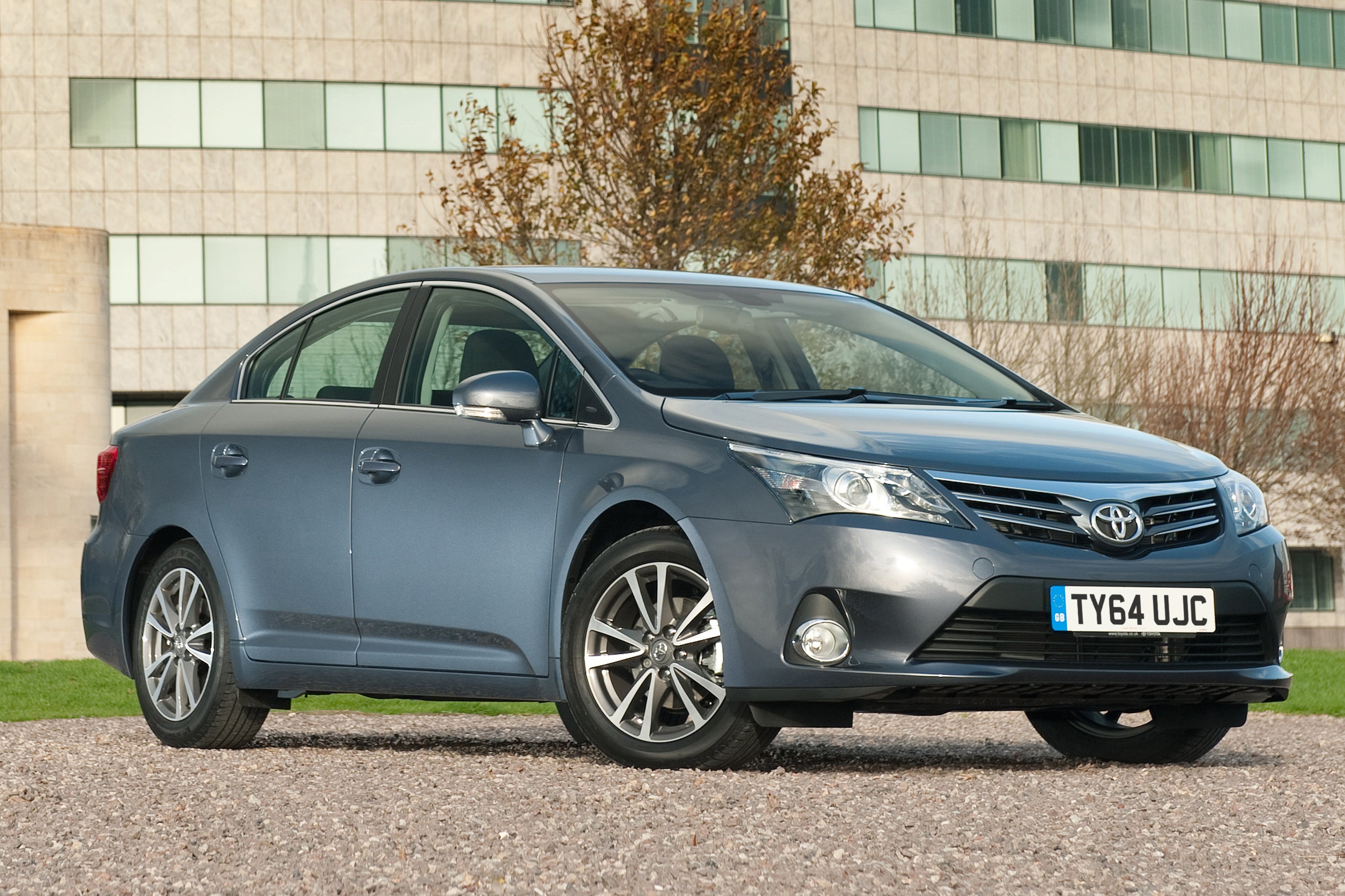 Toyota avensis 2009 универсал